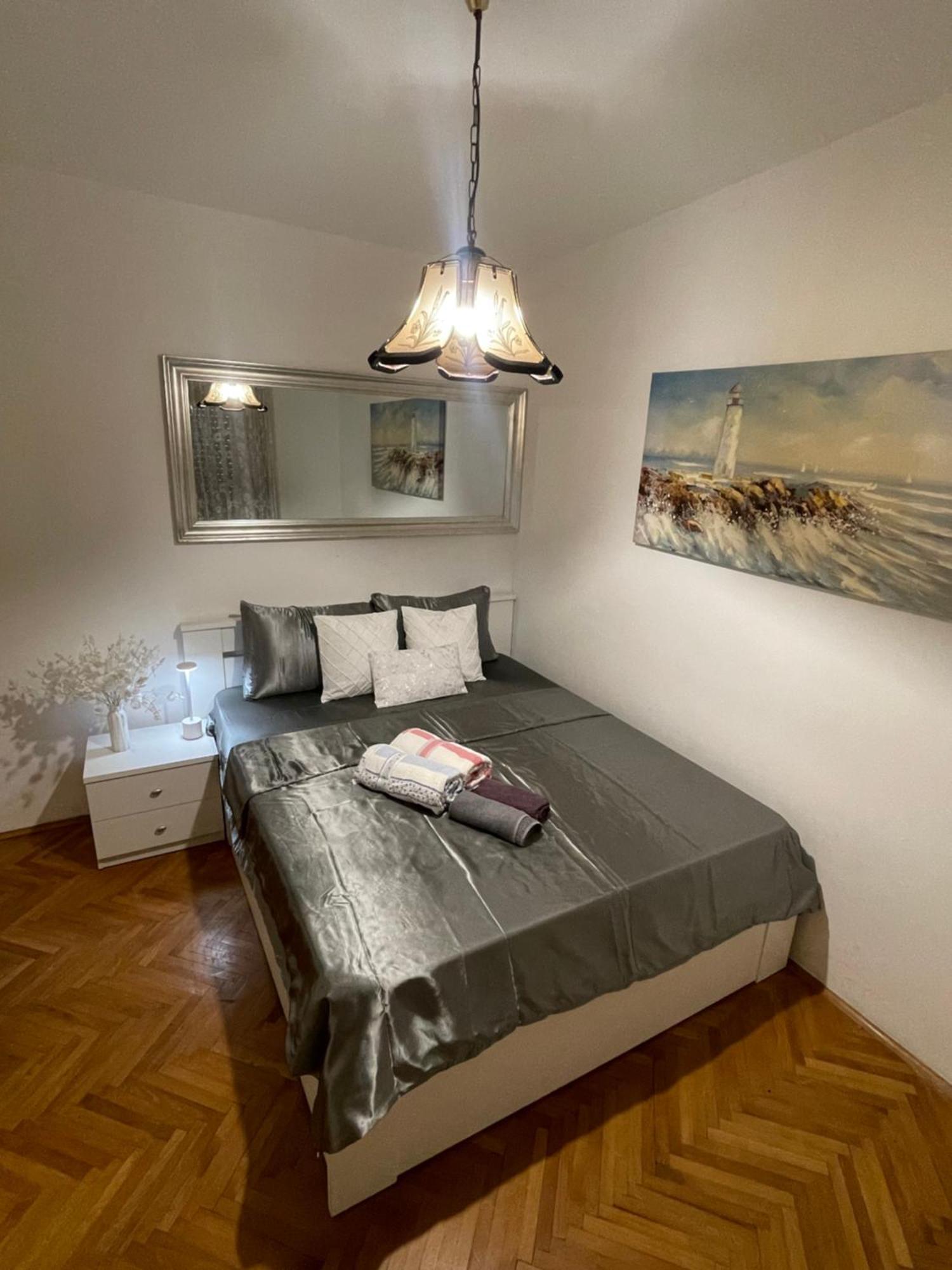 Apartman Luka + Free Parking Appartement Zadar Buitenkant foto